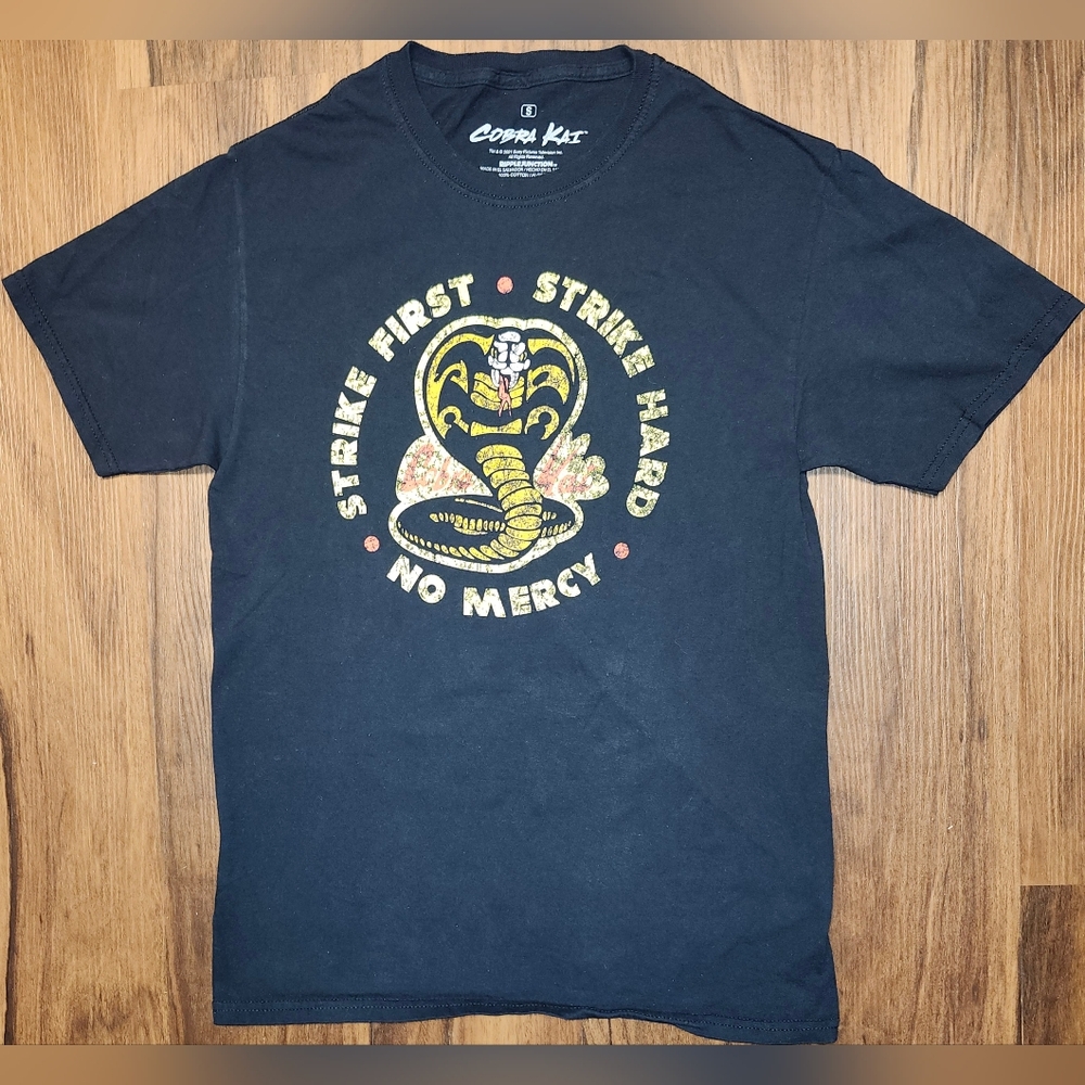 Mens Sz S Ripple Junction "Cobra Kai" Logo Graphic Shirt Worn 3 or 4x